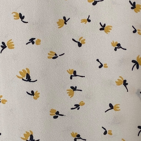 Loft outlet lightweight long sleeve floral print ruffle sleeve blouse size MP - Picture 7 of 9